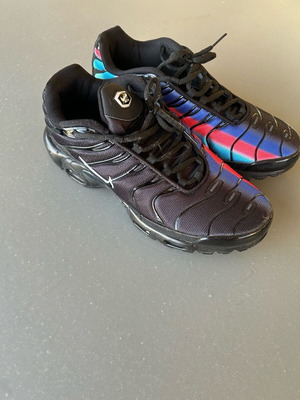 Nike Tn Air athletic shoes new, size 42, black