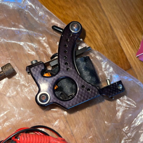 Tattoo kit like new with two tattoo motors, power supply and pedal