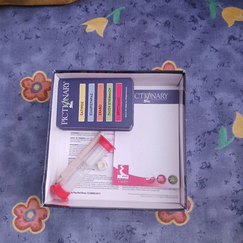 Pictionary board game like new
