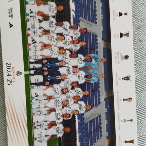 Real Madrid autographs printed, new condition