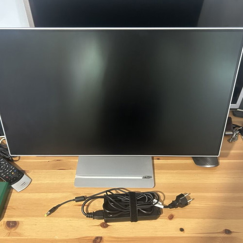 Lenovo ThinkVision Q27h-20 27” QHD IPS Monitor like new