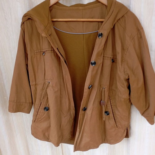 Spring jacket like new with 3/4 sleeve beige brown size M