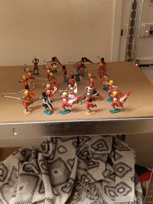 Timpo Crusader Figures set of 24, like new