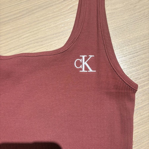 Calvin Klein ribbed tank top burgundy like new, size L