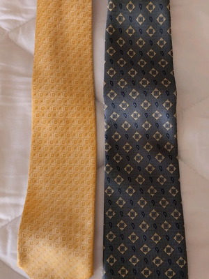 Old Bond Paris Milano ties like new, 2 pieces