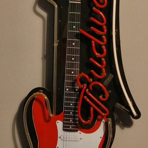 Neon sign Aria Budweiser King of Neon used, vintage guitar case design