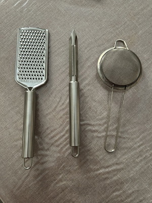 Kitchen tools set grater, peeler and strainer stainless steel new