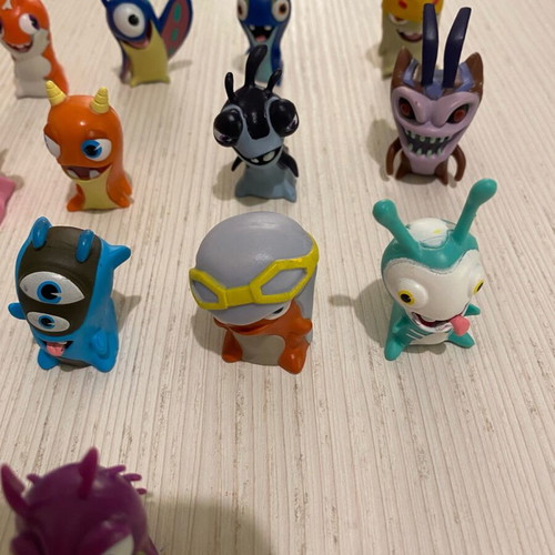 Slugterra 13 used authentic Jakks Pacific figures