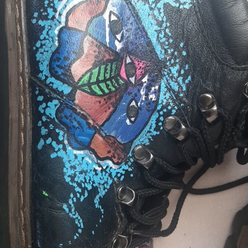 Unisex boots hand-painted, like new, size 40, black