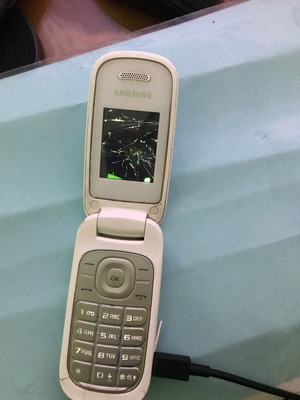 Samsung used with broken screen without charger