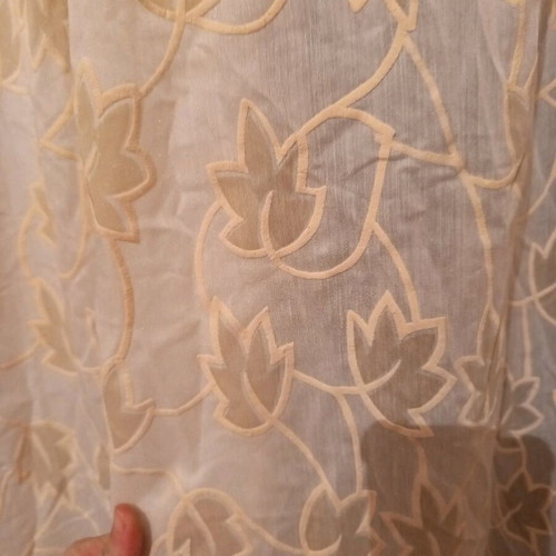 Curtain with embossed leaves Ikea like new