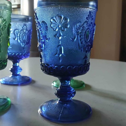 Vintage drink and water glasses like new with embossed design, set of 11