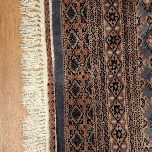 Persian rug used in good condition, silk and wool, handmade 0.98 x 1.63