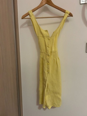 Yellow jumpsuit like new, short