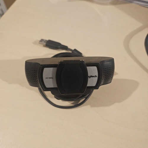 Logitech Full HD 1080p C920 series webcam with lens cover
