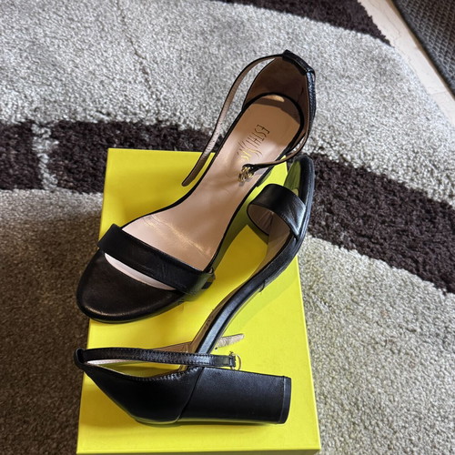 Esthissis Minimal Black Leather Sandals size 41 like new