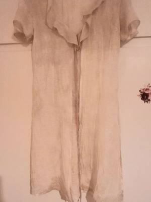 Beach caftan like new, ochre beige linen with side slits