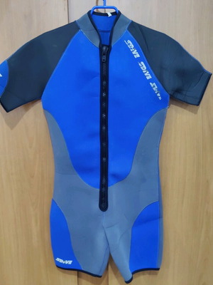 Short neoprene suit 2.5mm Large like new