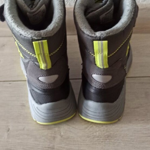 Boys' boots size 32.5 used, winter athletic, gray and yellow