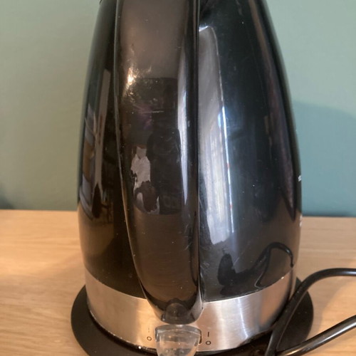 JuroPro 2.0 liter kettle used, black with inox surfaces