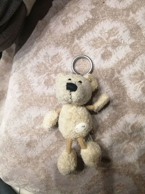 Bear keychain used, beige