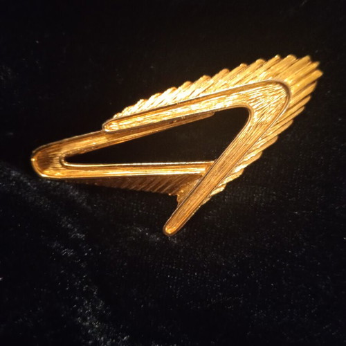 Sphinx vintage 50's pin like new, gold tone, Great Britain