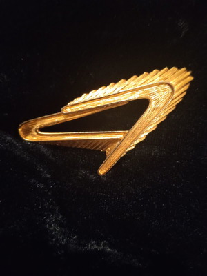 Sphinx vintage 50's pin like new, gold tone, Great Britain