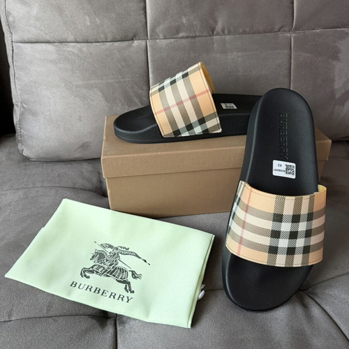 Burberry men slippers new, beige and black, sizes 43-45