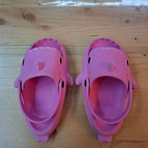 Trendyol pink children's slippers size 27 shark design like new