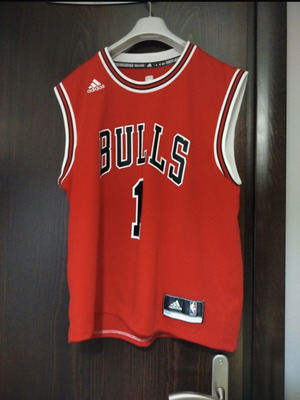 Μπασκετική φανέλα Chicago Bulls Rose 1 σαν καινούργια, μέγεθος Medium