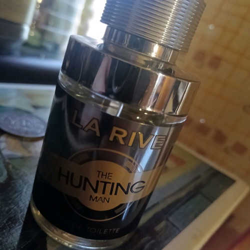 La Rive Hunting Man Eau de Toilette 75 ml like new