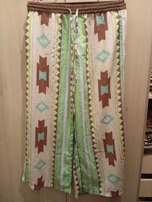 Fullah Sugah summer palazzo pants used, size M 38 10, white and green