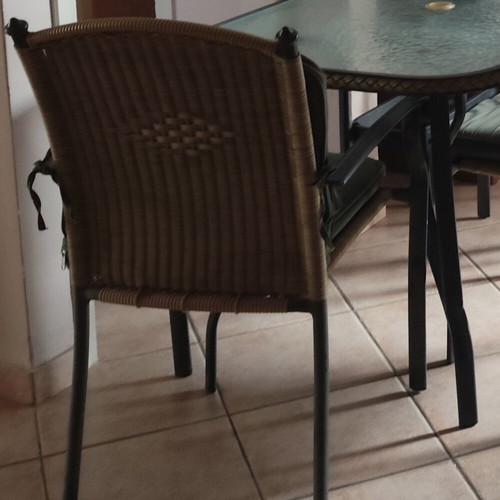Table with 4 chairs for veranda used