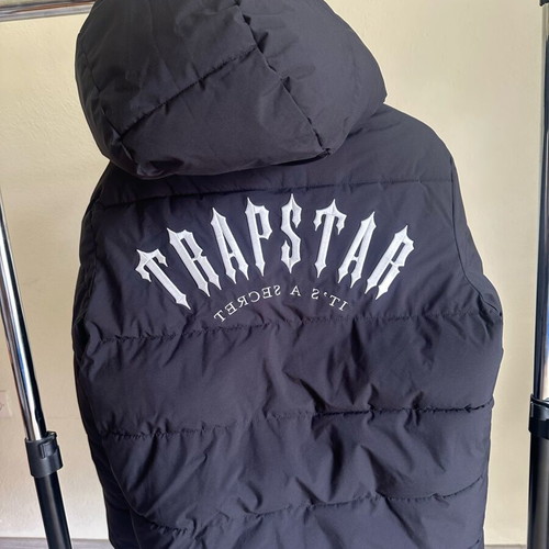 Trapstar puffer jacket new, size Medium