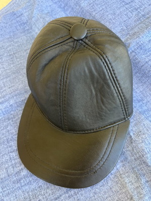 Leather jockey hat like new, unisex, black, one size