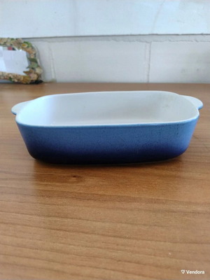Ceramic cookware like new with beautiful blue shades, size 15x25x6