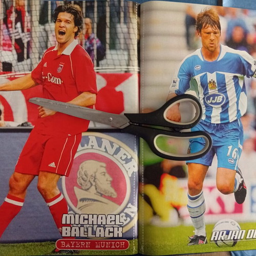 Match Football Magazine Issue 15-21 November 2005 like new with Van Nistelrooy poster