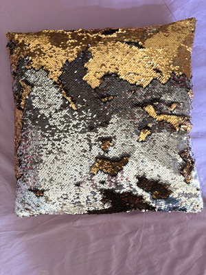 Pillow with sequins like new, reversible sequins
