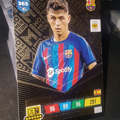 Pedri Momentum 2023 Panini Adrenalyn XL FIFA 365 card like new