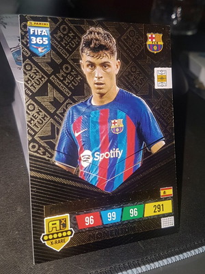 Pedri Momentum 2023 Panini Adrenalyn XL FIFA 365 card like new