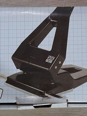 Sax 608 hole punch used, 100 sheets, excellent condition