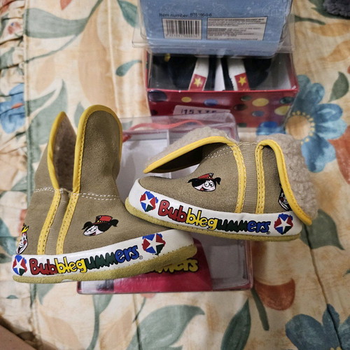 Baby shoes size 19, 2 pairs, white leather Crocodilino and beige with thick lining