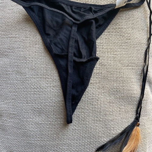 Wonderbra thong black like new with feather details