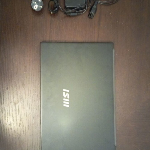 MSI laptop Ryzen 5, 16GB RAM, 512GB SSD