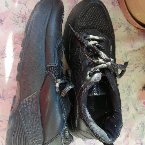 Black sneakers with rhinestones like new, size 39