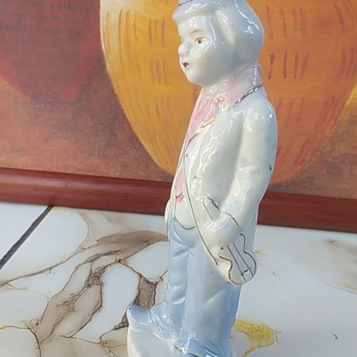 Porcelain decorative figure