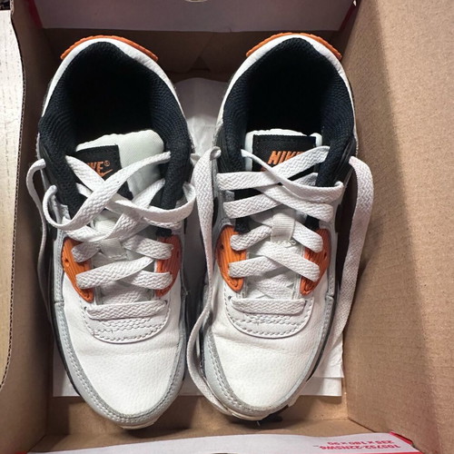 Nike sneakers with laces like new, size 29.5