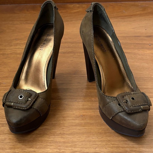Nine West khaki leather pumps like new, size 39.5