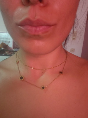 Chic necklace like new, black and gold
