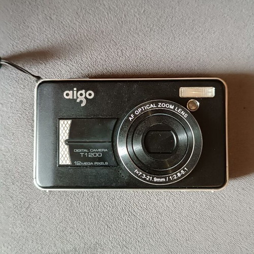 Aigo DC-T1200 12MP digital camera used